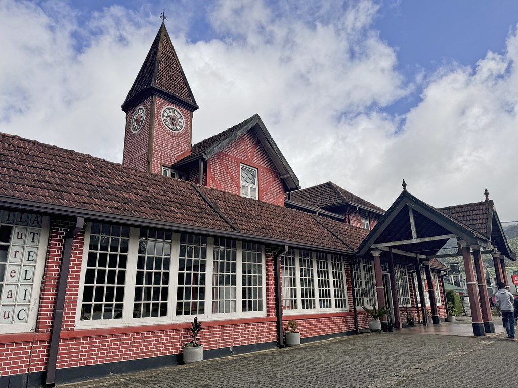 The red-brick Nuwara Eliya post office